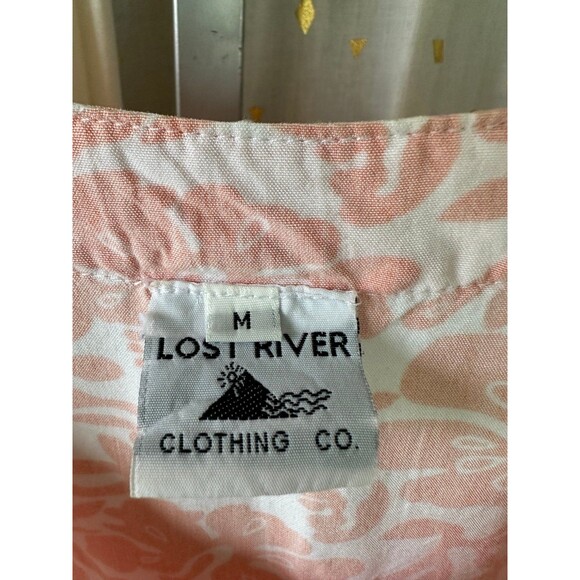 Love River Clothing Co. Hawaiian Inspired Floral Hibiscus Curved Hem Blouse M - Picture 5 of 6